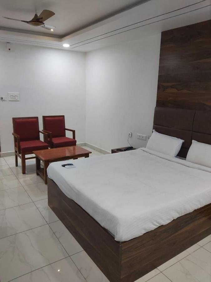 Hotel Sahasra Dla Варангал Экстерьер фото